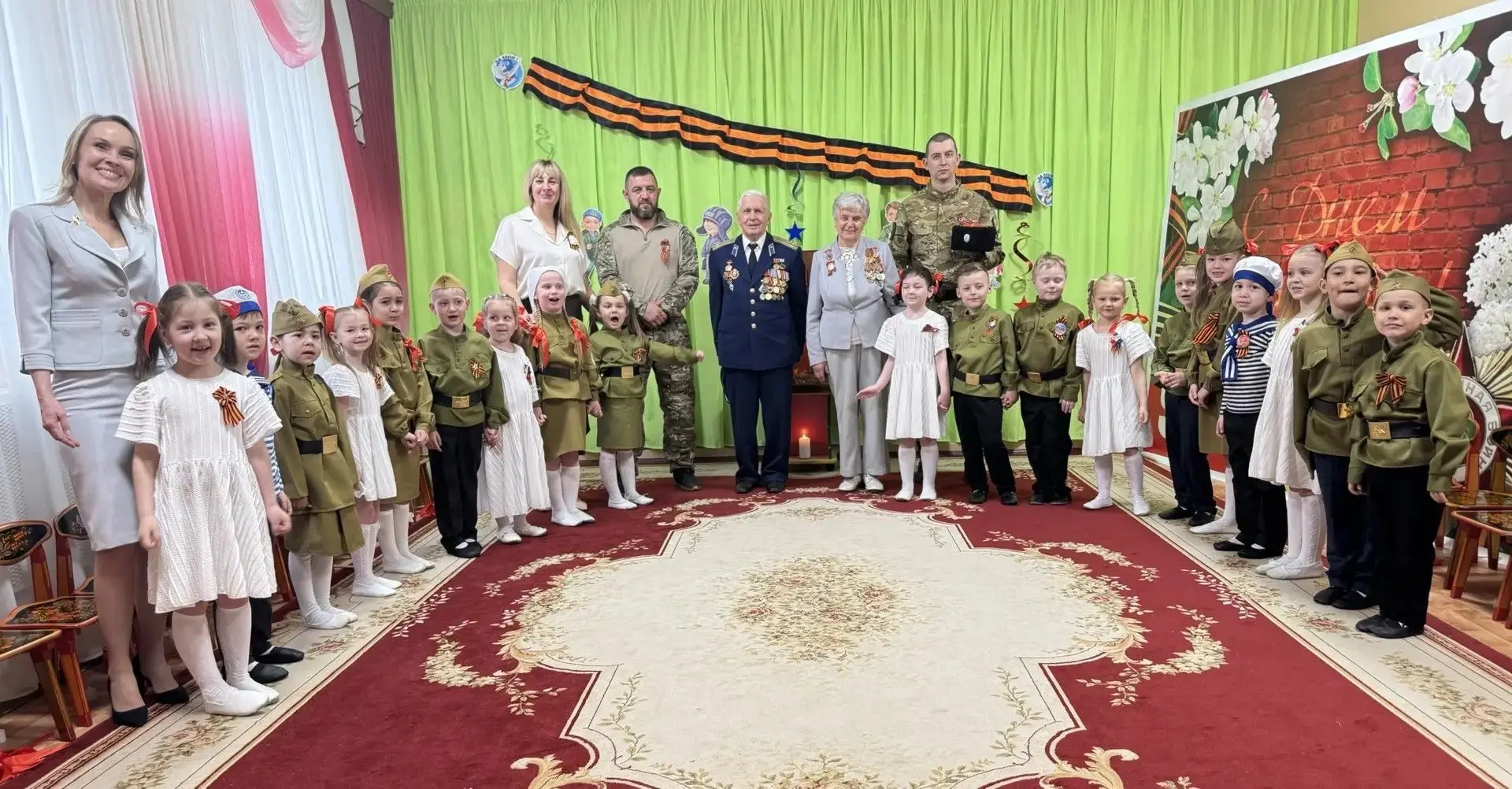 🎗️ Праздничный концерт ко Дню Победы в #ДО_Родничо🎗  ️В преддверии 9 Мая в нашем учреждении состоялс