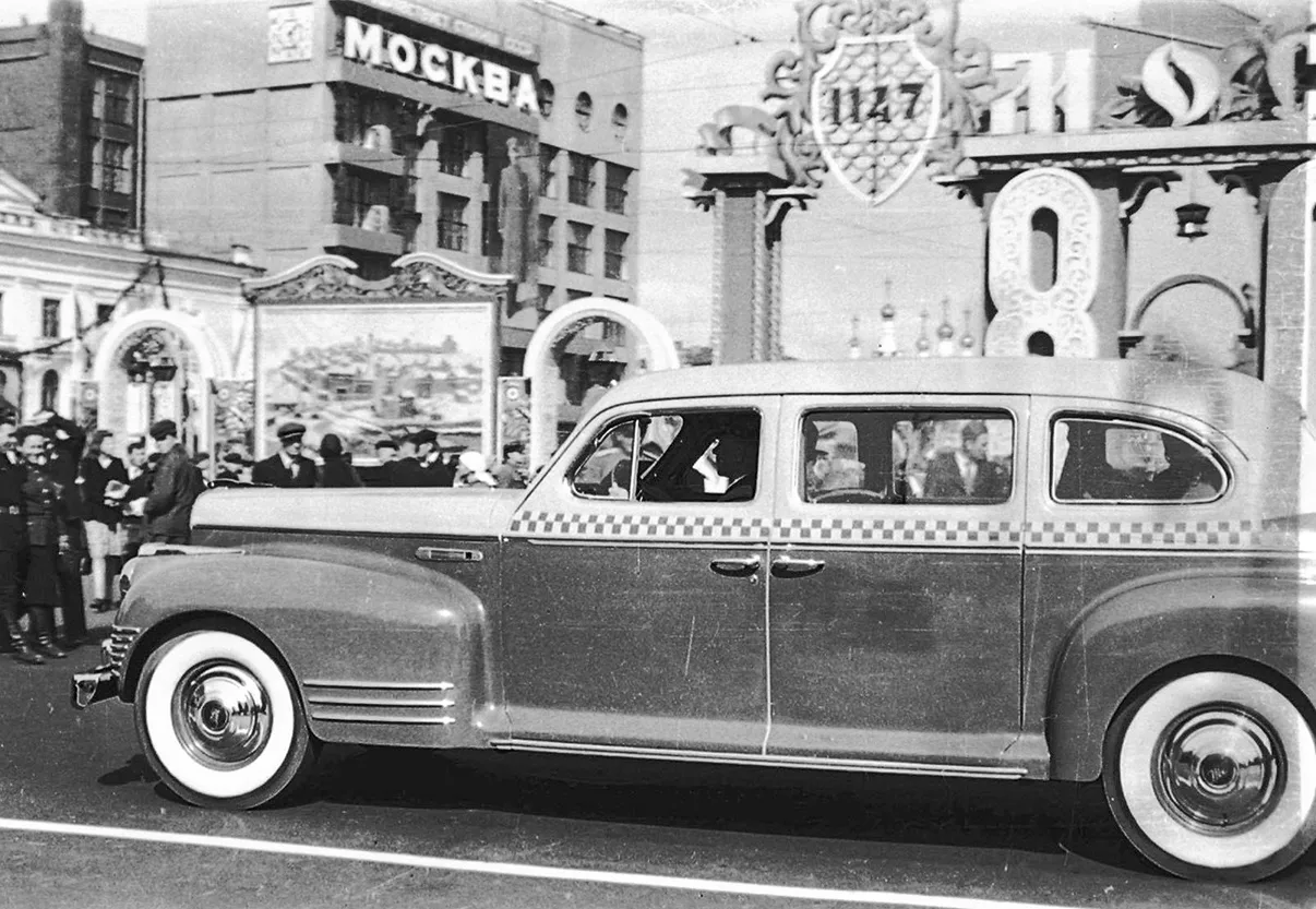 21 июня 1925 года - день рождения московского такси
 
21 июня 1925 года в Москве открылось регулярно
