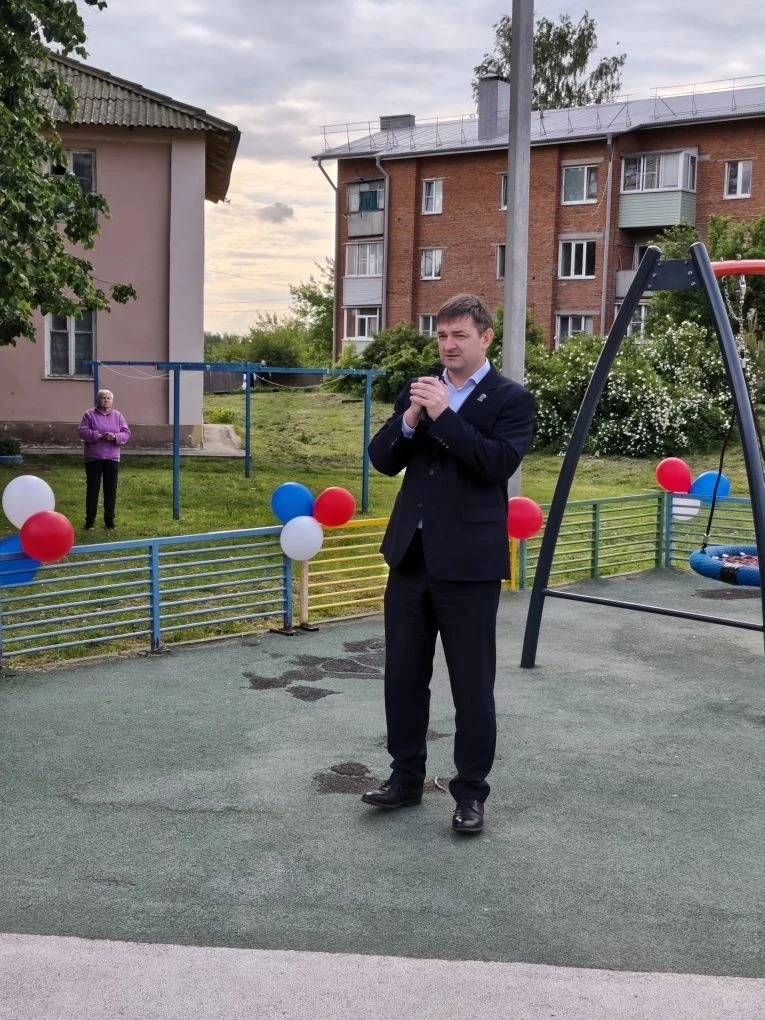 В поселке ПМК-6 прошел теплый семейный праздник — День соседей, организованный в рамках партийного п