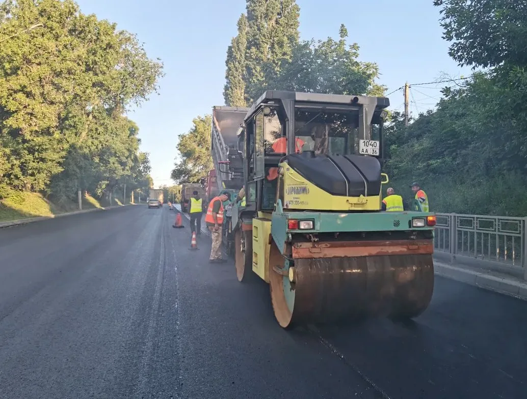 Продолжается замена покрытия на городских магистралях

Сейчас работы ведутся на улицах Грамши, Ломон