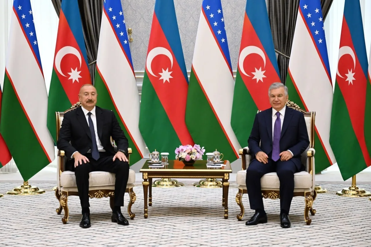 🇦🇿🇺🇿