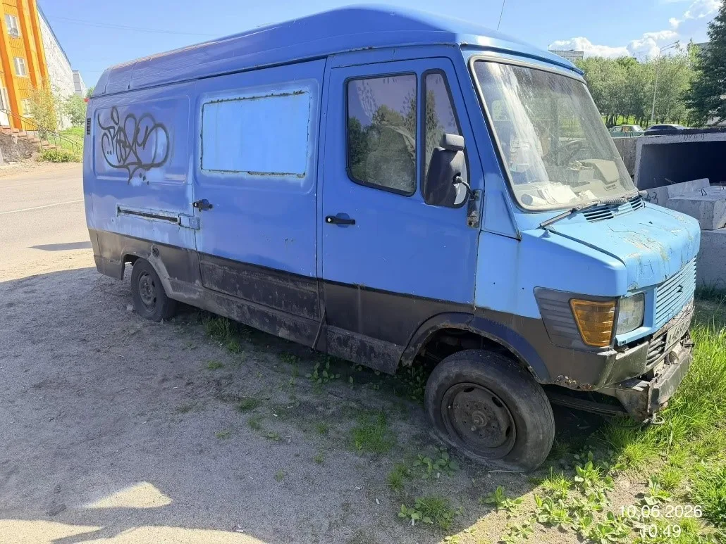 🚗  Комитет по развитию городского хозяйства разыскивает владельца автомобиля «Мерседес-Бенц», остав