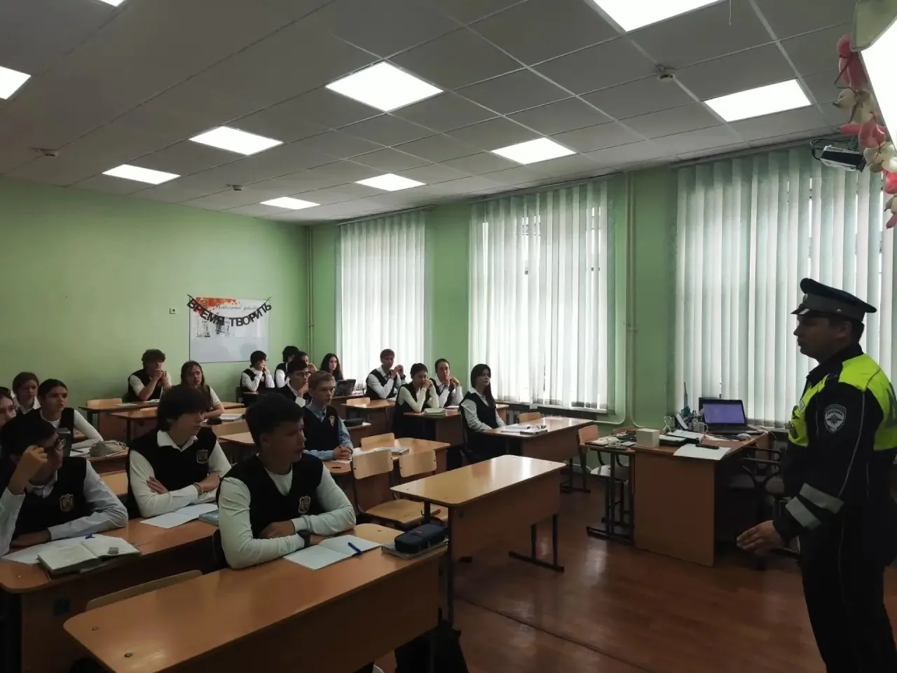 7 сентября к ребятам пришёл инспектор ДПС — и это был не обычный визит, а настоящий уро...