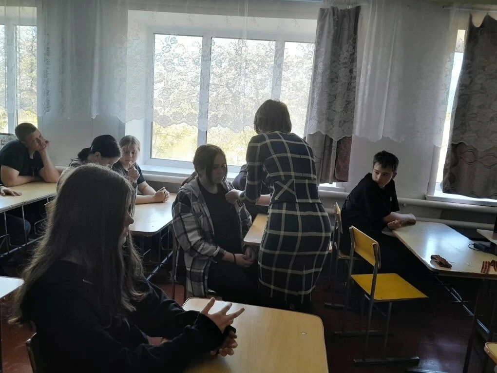 Недавно в нашей школе прошла патриотическая акция «Георгиевская лента», призванная напо...