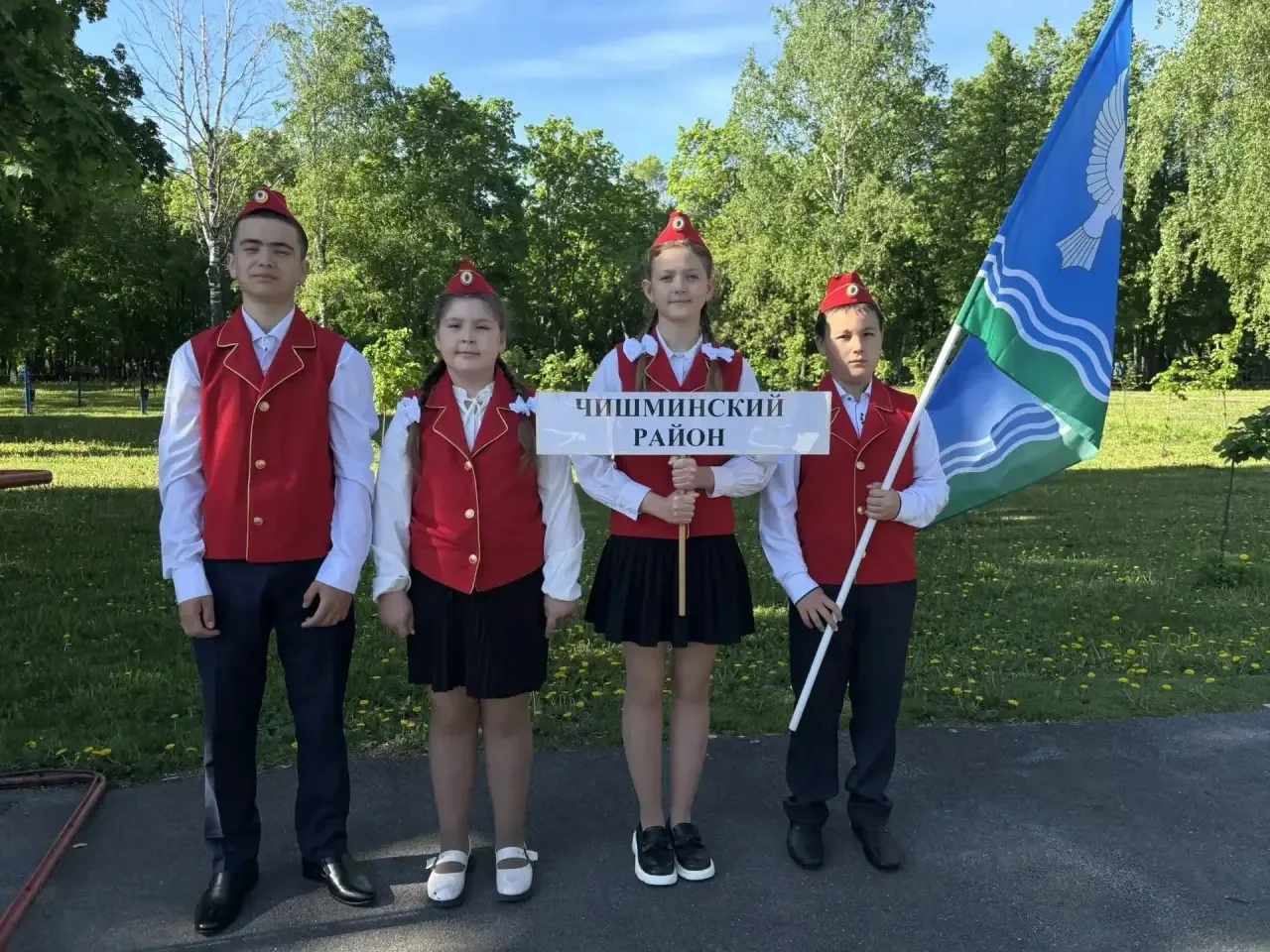 🚦 Наши ЮИД — гордость района! 🚦  В апреле 2026 года прошёл районный конкурс отрядов юных инспекторов