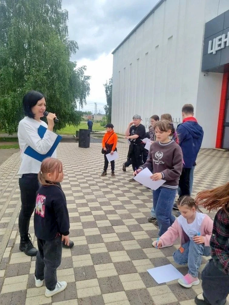 1 июня в День защиты детей на уличной площадке МАУК "ЦКД "Молодежный" для ребят из приш...