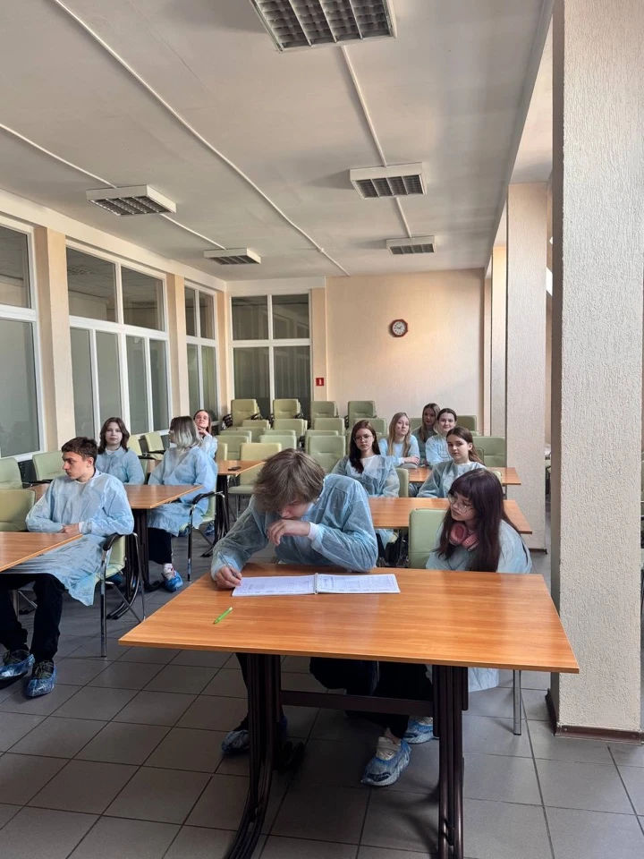 🧑‍🔬 Лицеисты из естественнонаучных классов продолжают знакомство с медицинскими специальностями.   ❤