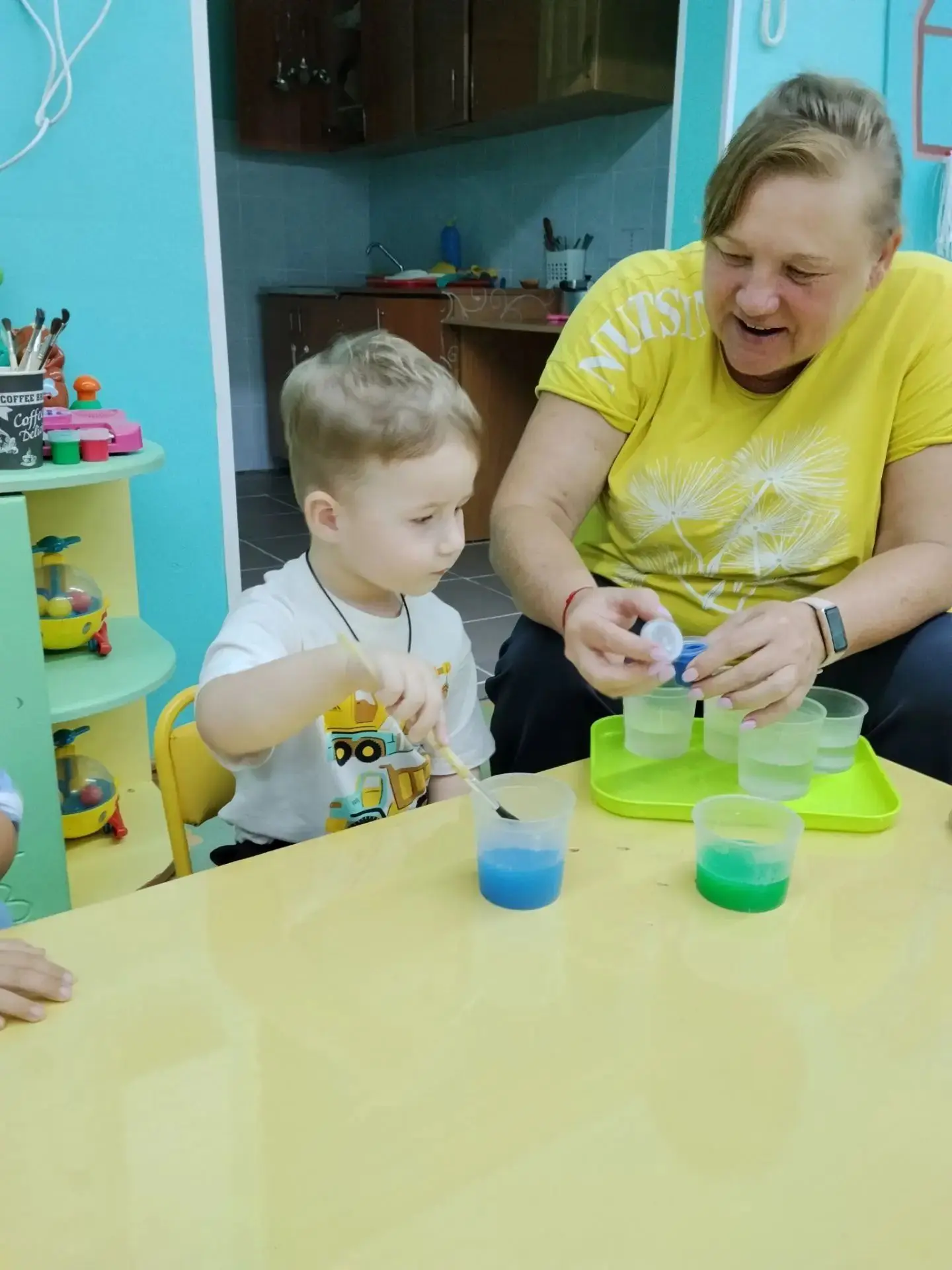 💧🔬 Эксперимент в младшей группе «Карапузы»! 👶