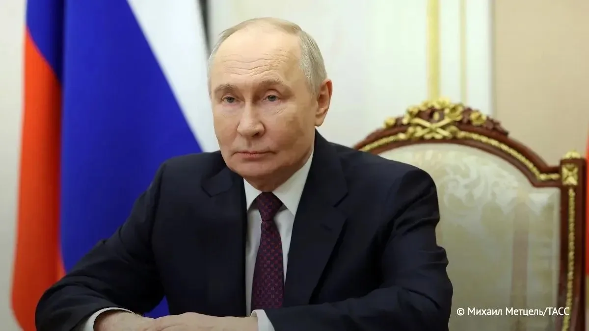 Не все вопросы с топливом решены, но они решаются, заявил Путин журналисту "Вестей" Зар...