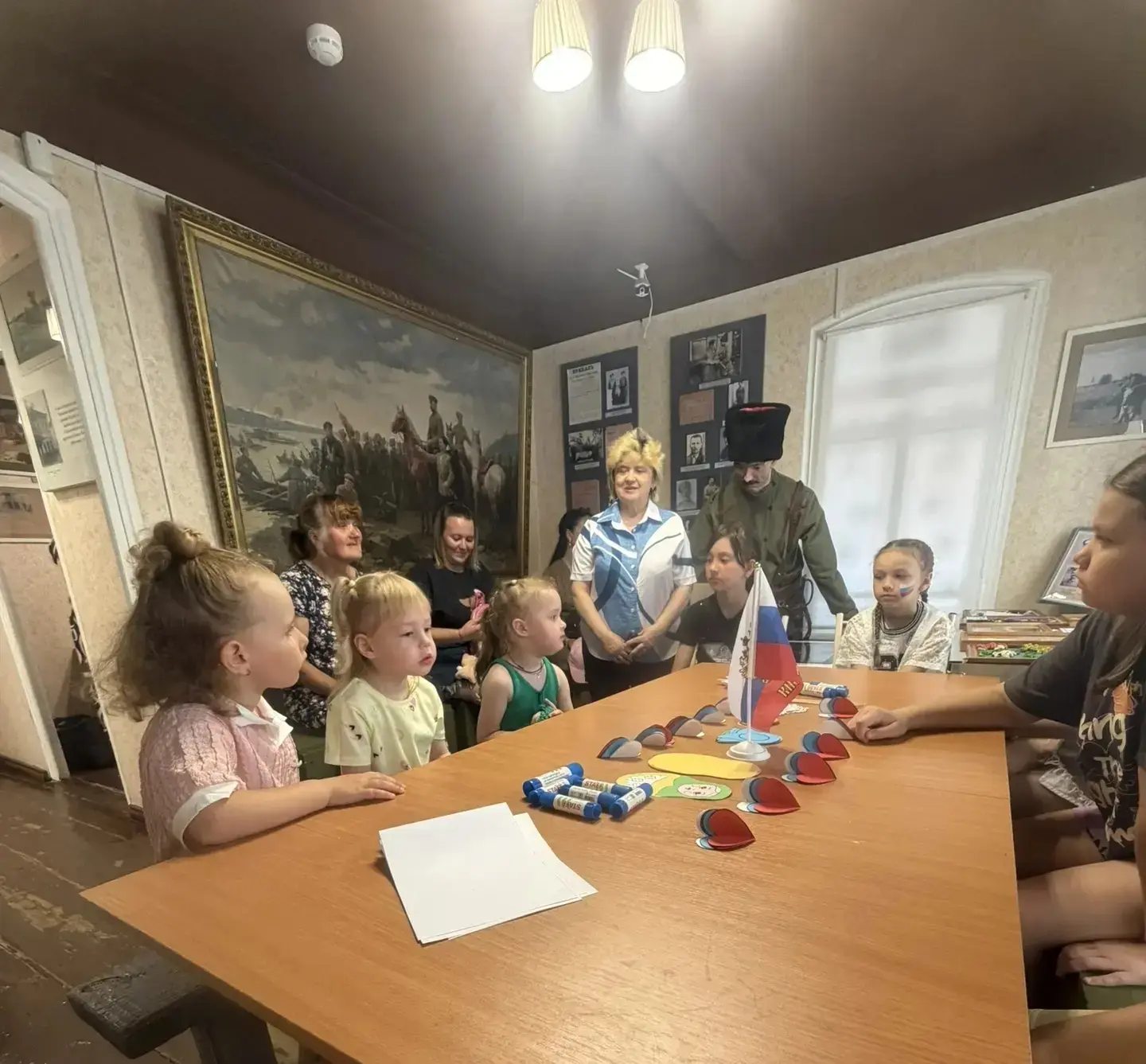 12 июня воспитанники и родители средней группы №5 приняли участие в мастер-классе "Росс...