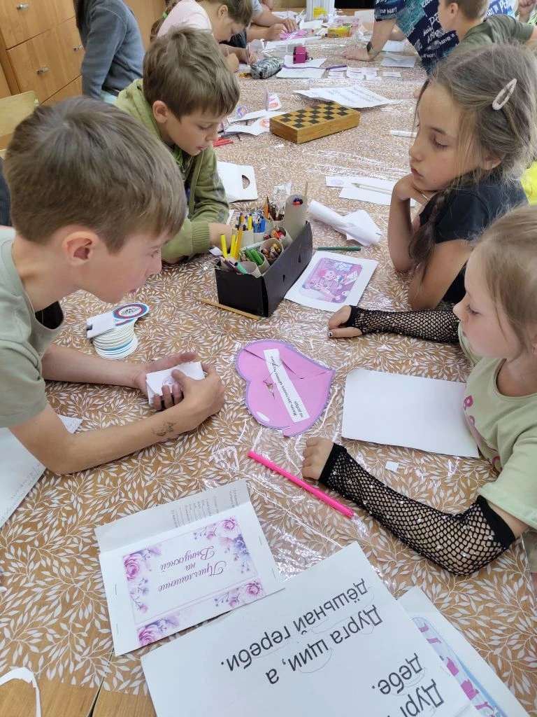 🎉 Ещё один день в лагере пролетел! Сегодня гуляли, играли и смеялись — было здорово! 💛