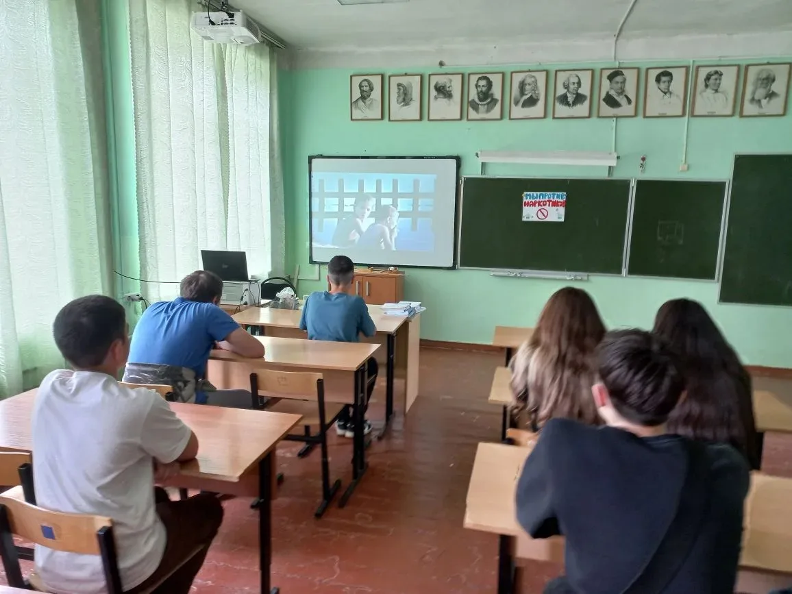 Ребята из лагеря труда и отдыха приняли участие в акции, посвящённой Международному дню борьбы с нар