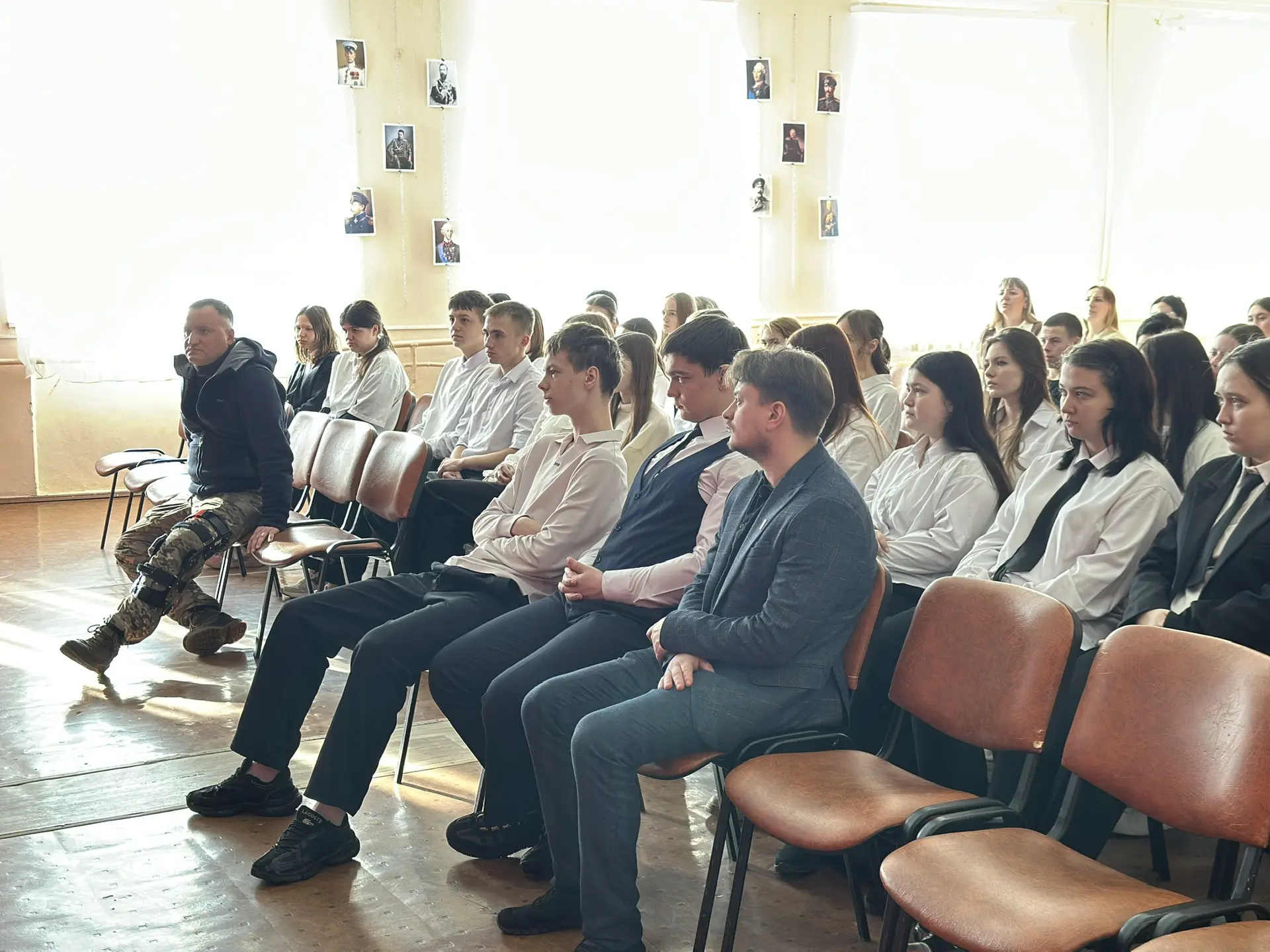 🙌Классная встреча: Урок мужества с Александром Буистовым  🗓️20 февраля в стенах нашей школы состояла