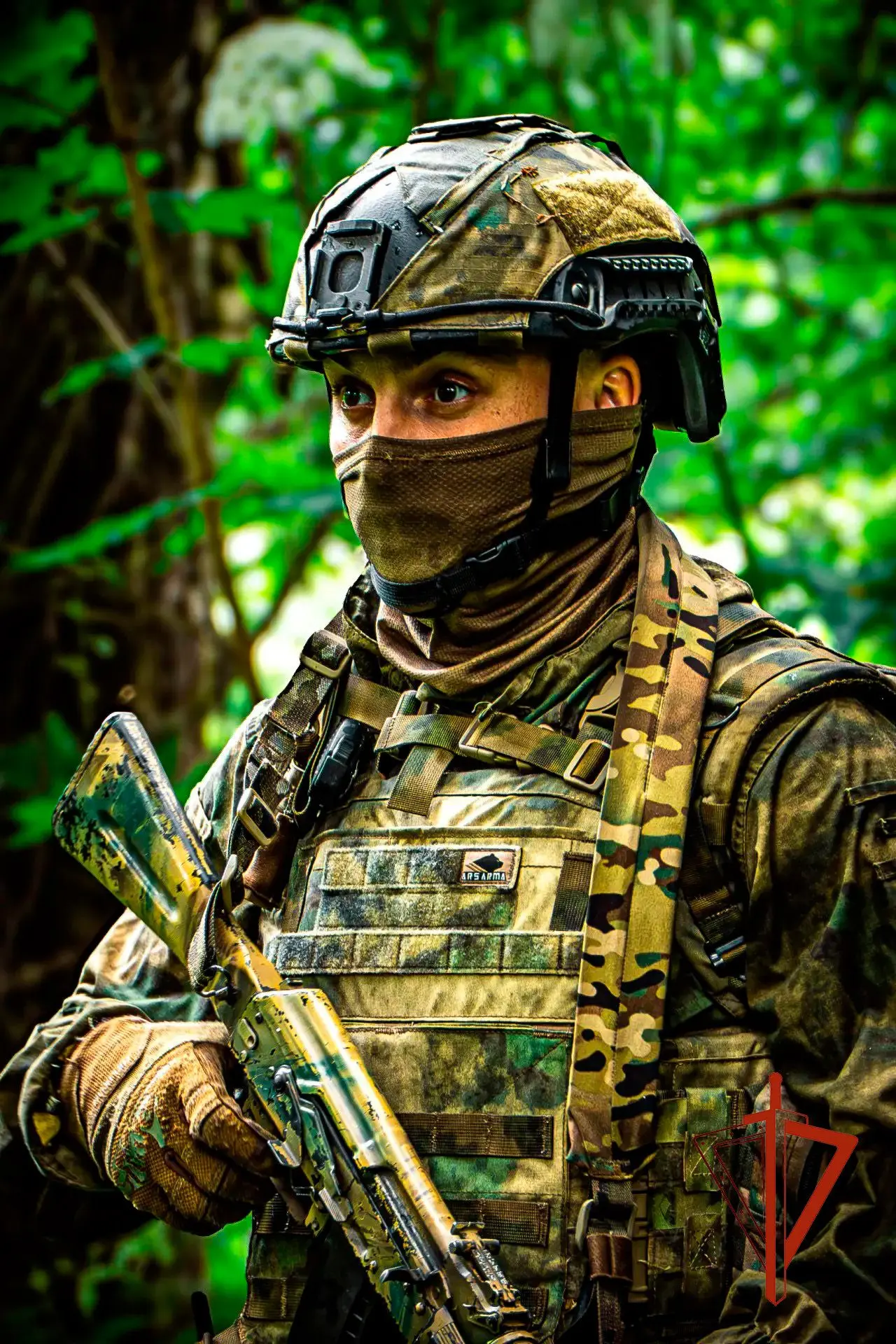 🛡️ Вне поля зрения, но в центре событий.

#ВсегдаНаСтраже

На 📸 сотрудник СОБР "Центр" Главного уп