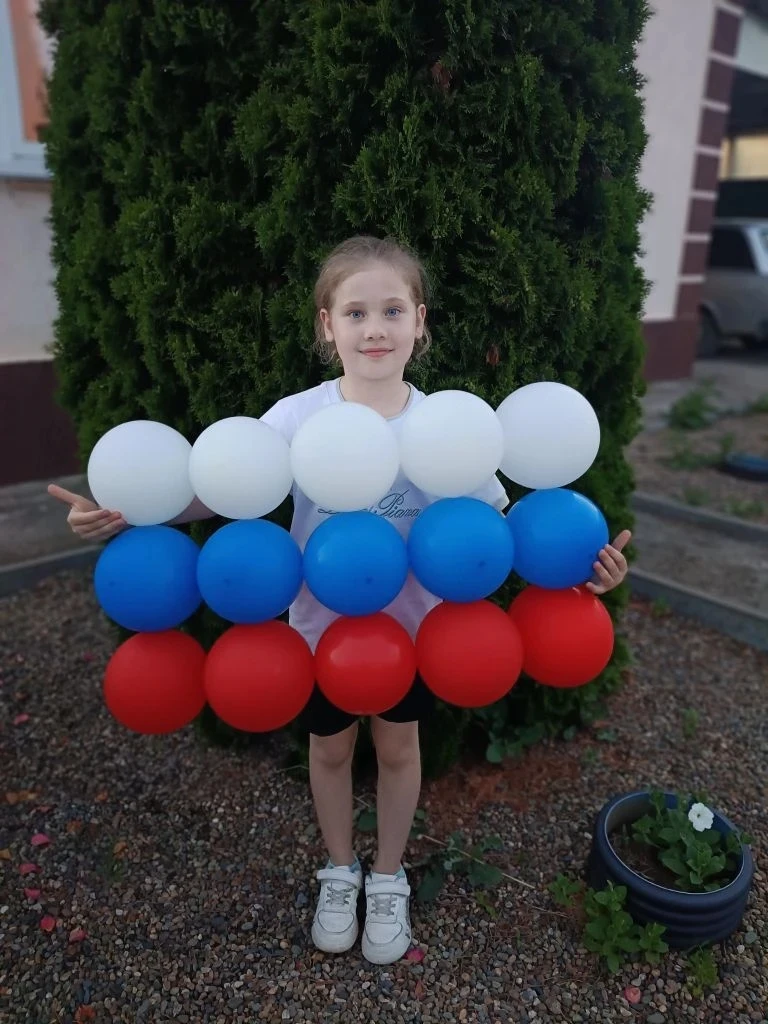 🇷🇺 Всероссийская акция «#РодинойГоржусь»
С 1 по 12 июня 2026 года наша школа присоединяется к трём