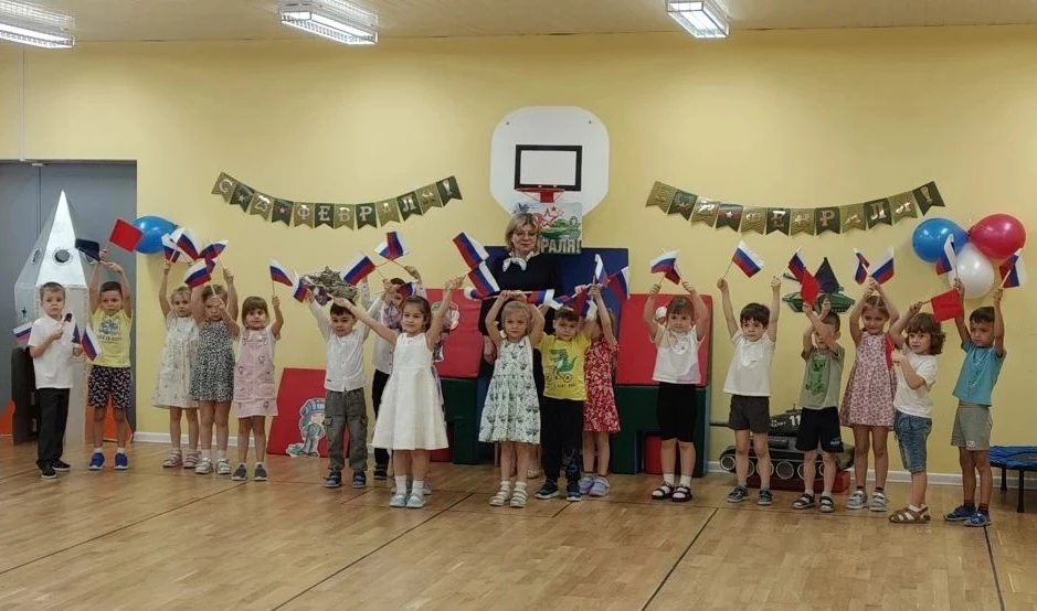 🇷🇺День защитников под марш и аплодисменты!  В #ДО_Умка пришла весна с праздником мужества – Днём защ