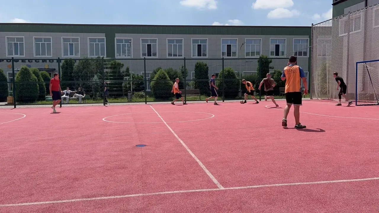 ⚽🥅 В преддверии Всемирного дня детского футбола в Ладожском многопрофильном техникуме состоялся зах