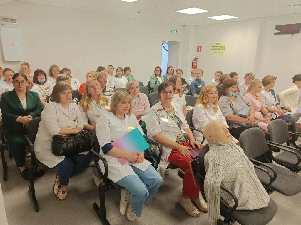 🏥 В поликлинике Боровичской центральной районной больницы прошел семинар для медсестер и фельдшеров