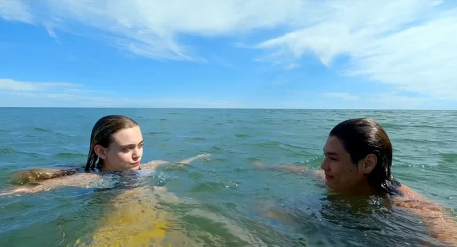 Открытое море: Игра на выживание (2023) ⚡ 18+  🌊 Триллер, криминал  Кая и ее лучшая подруга Тесса зн