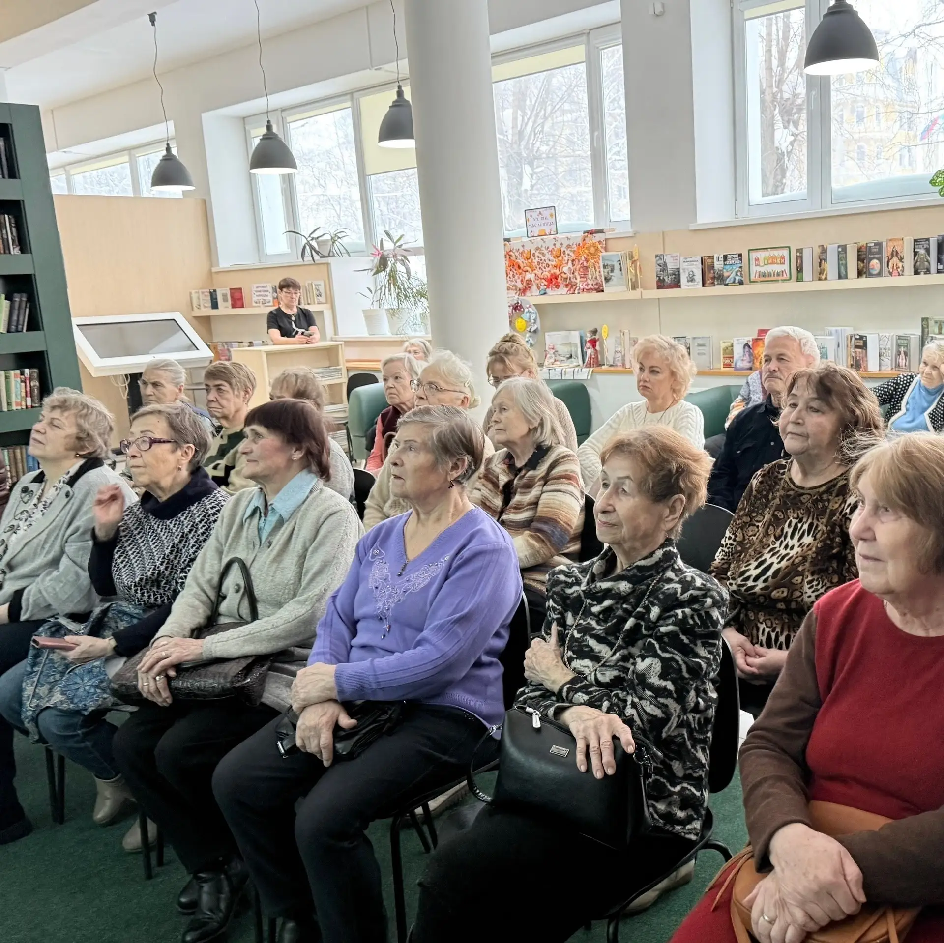 15 февраля в библиотеке состоялась литературно-музыкальная композиция «Любви негромкие ...