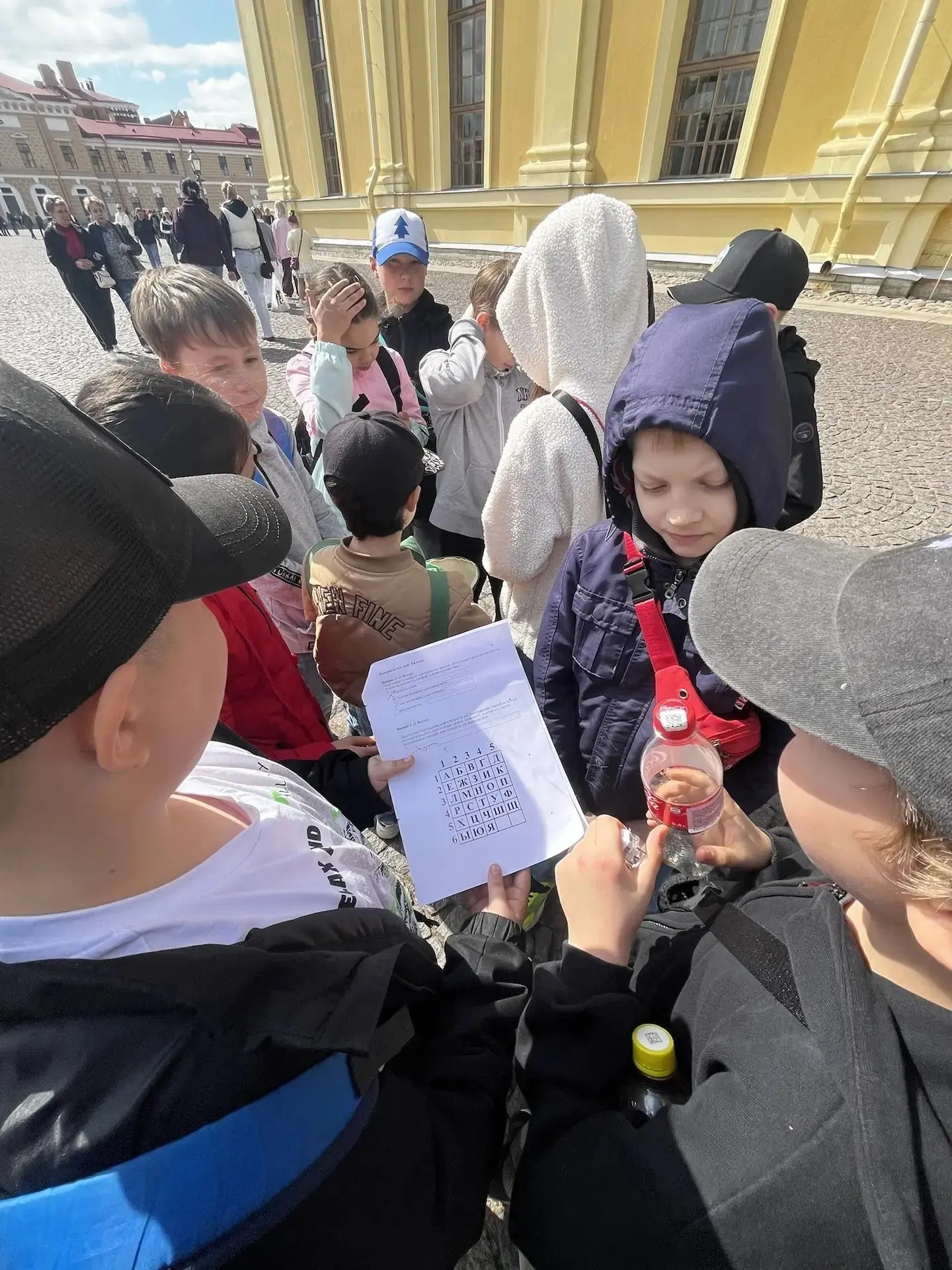 Ученики 3Е класса совершили невероятное путешествие в прошлое. Ребята побывали в легендарной Петропа