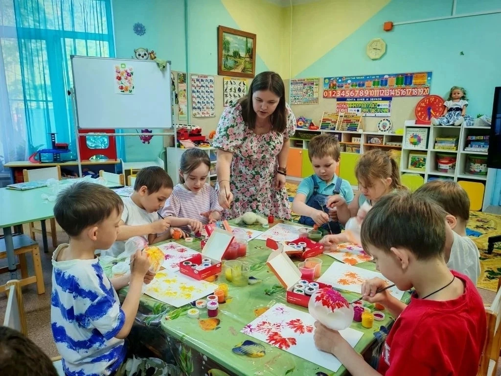 Рисование – это самое любимое занятие детей: от малышей до выпускников  Дети  познакомились с разным