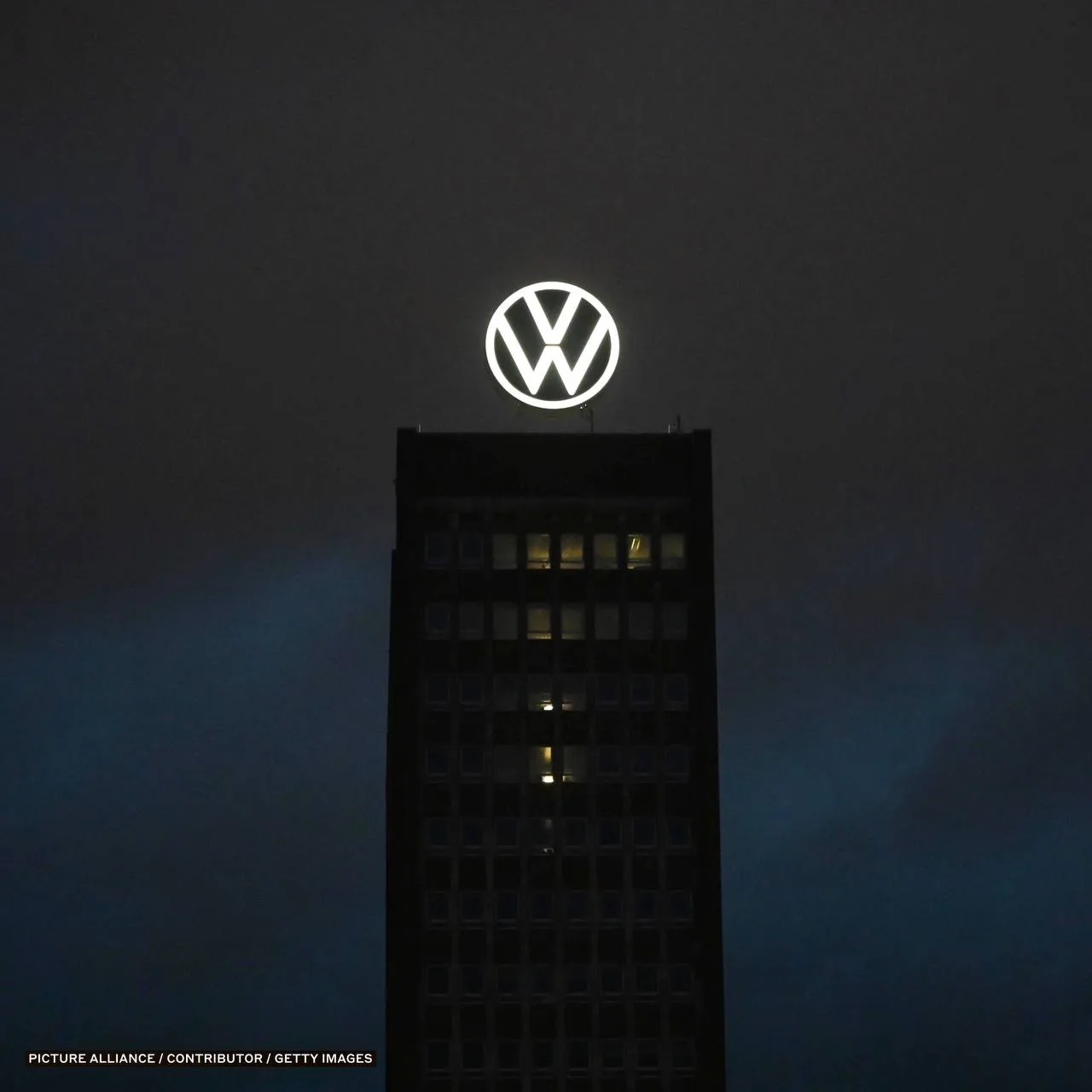 Volkswagen планирует сократить до 140 тыс. рабочих мест 🚗