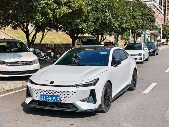 Китайские авто массово ломаются из-за бензина Евро-2