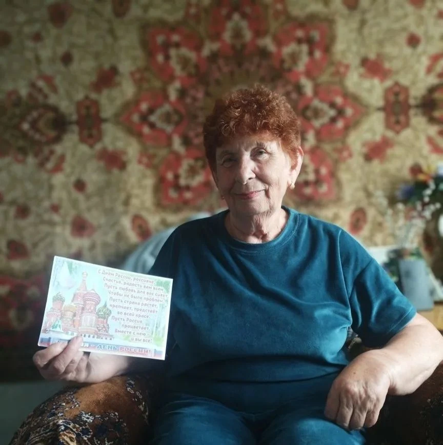 Россия - Родина святая, люблю тебя я всей душой. Россия - ты обитель рая, Горжусь великою страной!

