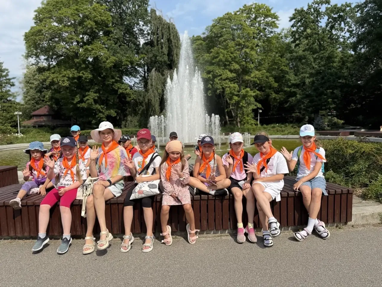 ☀️😎 Жаркие денечки в нашем лагере радуют нас! Погода шепчет, солнце светит, а каждый новый день при