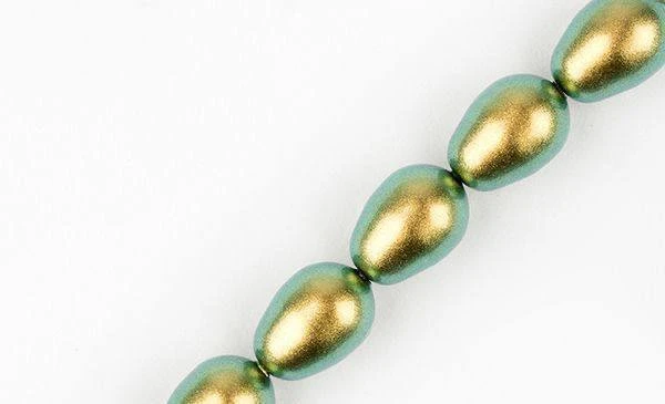 Жемчуг 5821 Iridescent Green 11x8 мм
