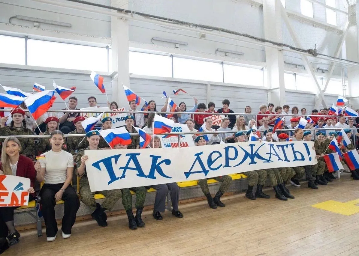В городе Белово Кемеровской области приняла участие в открытии матчевой встречи по регби на колясках