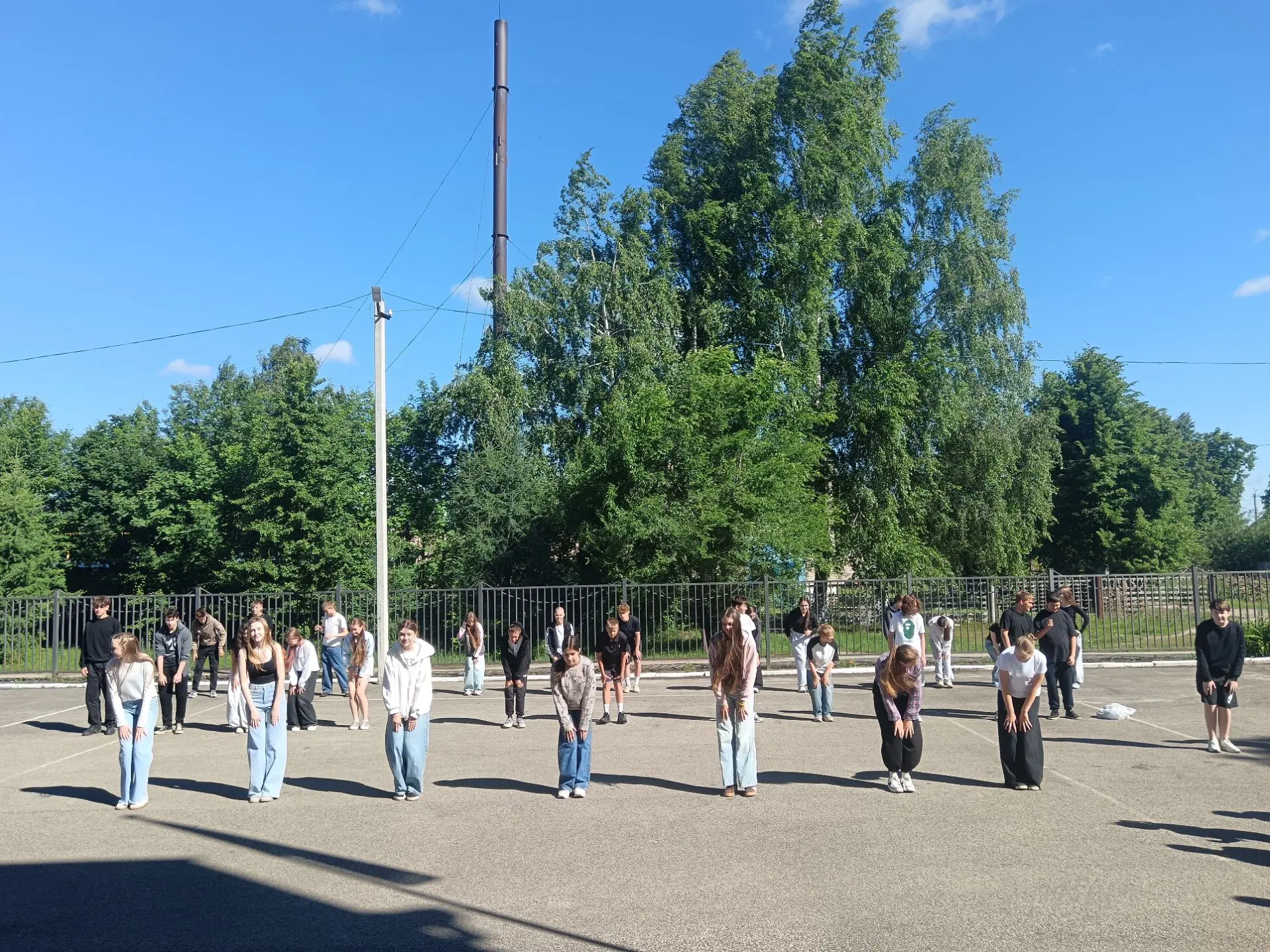 Одиннадцатый день лагеря труда и отдыха «Юность»: день сказок

День начался традиционно — с бодрой у