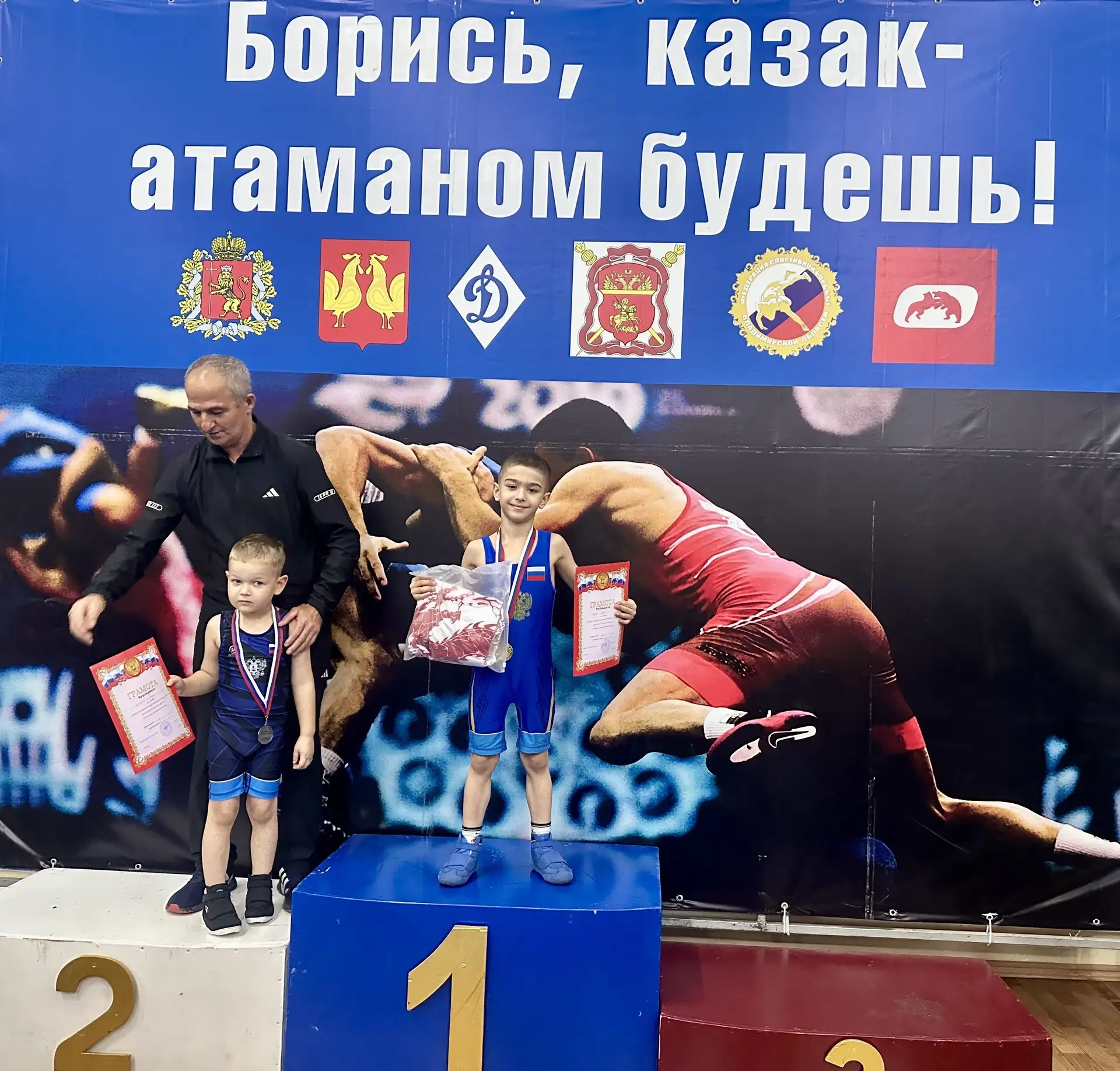🏆 ДВА ЗОЛОТА НА ТУРНИРЕ ПО ВОЛЬНОЙ БОРЬБЕ!