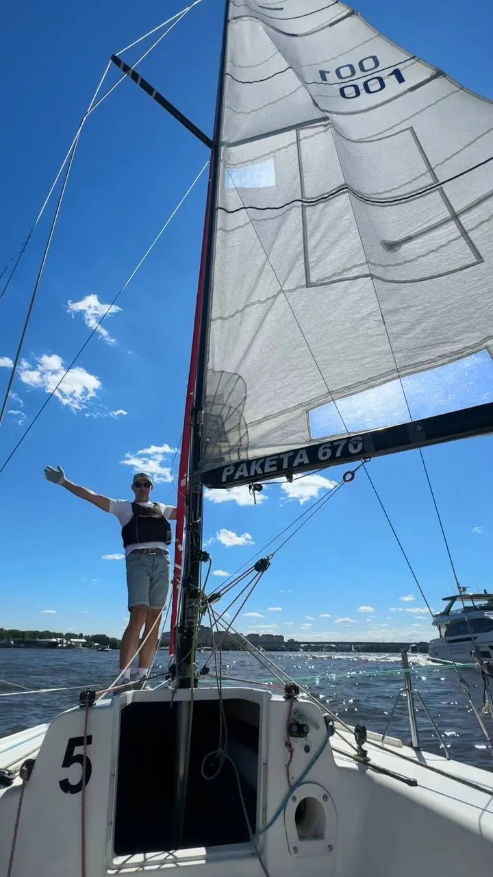 ⛵🩺 С Днём медика, коллеги!

Наша работа - та же регата: руки на штурвале, команда рядом, курс вывер