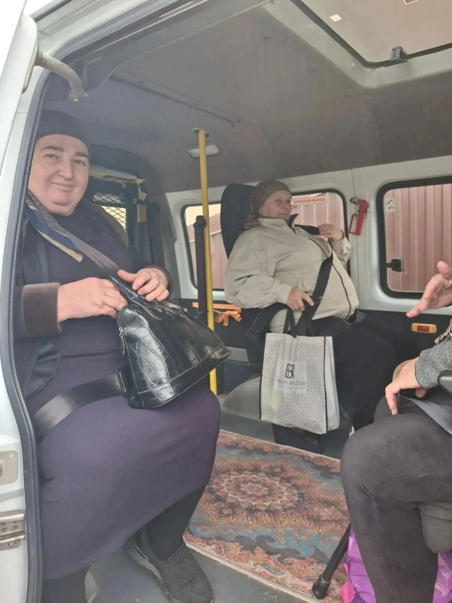 Мобильная бригада помогает пожилым жителям Прохладненского района проходить диспансериз...