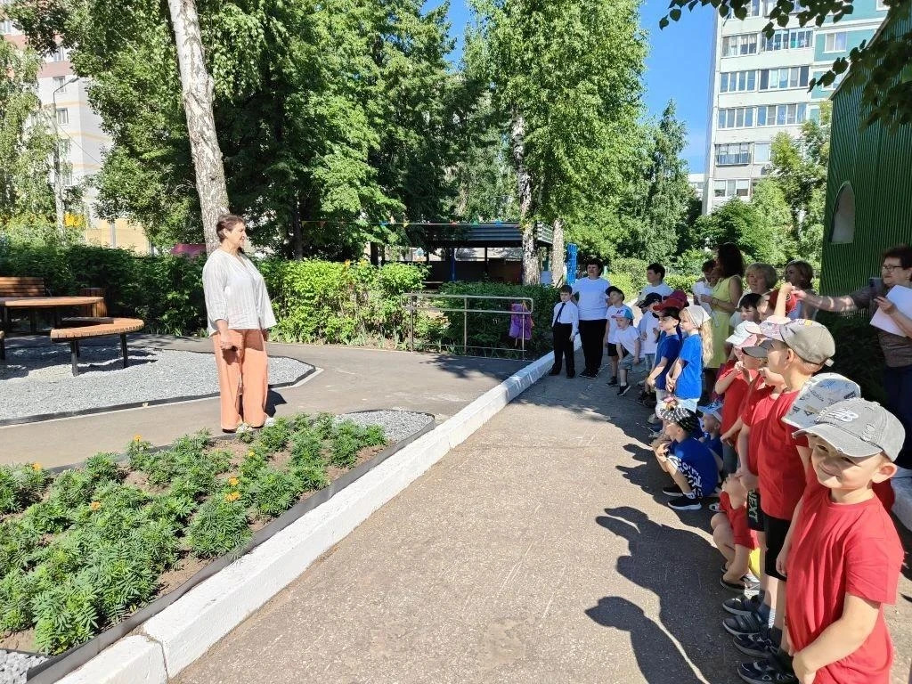 ГОРДОСТЬ - В СЕРДЦЕ♥️, ФЛАГ - В РУКАХ🇷🇺

Сегодня в патриотическом сквере памяти героям-землякам «Я