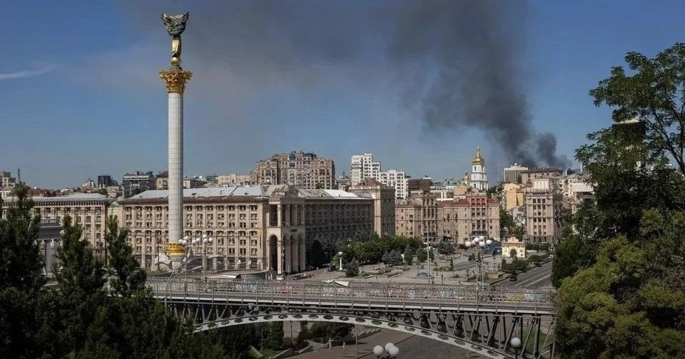 Западные страны подготовили резервные планы эвакуации посольств из Киева. Об этом пишет...