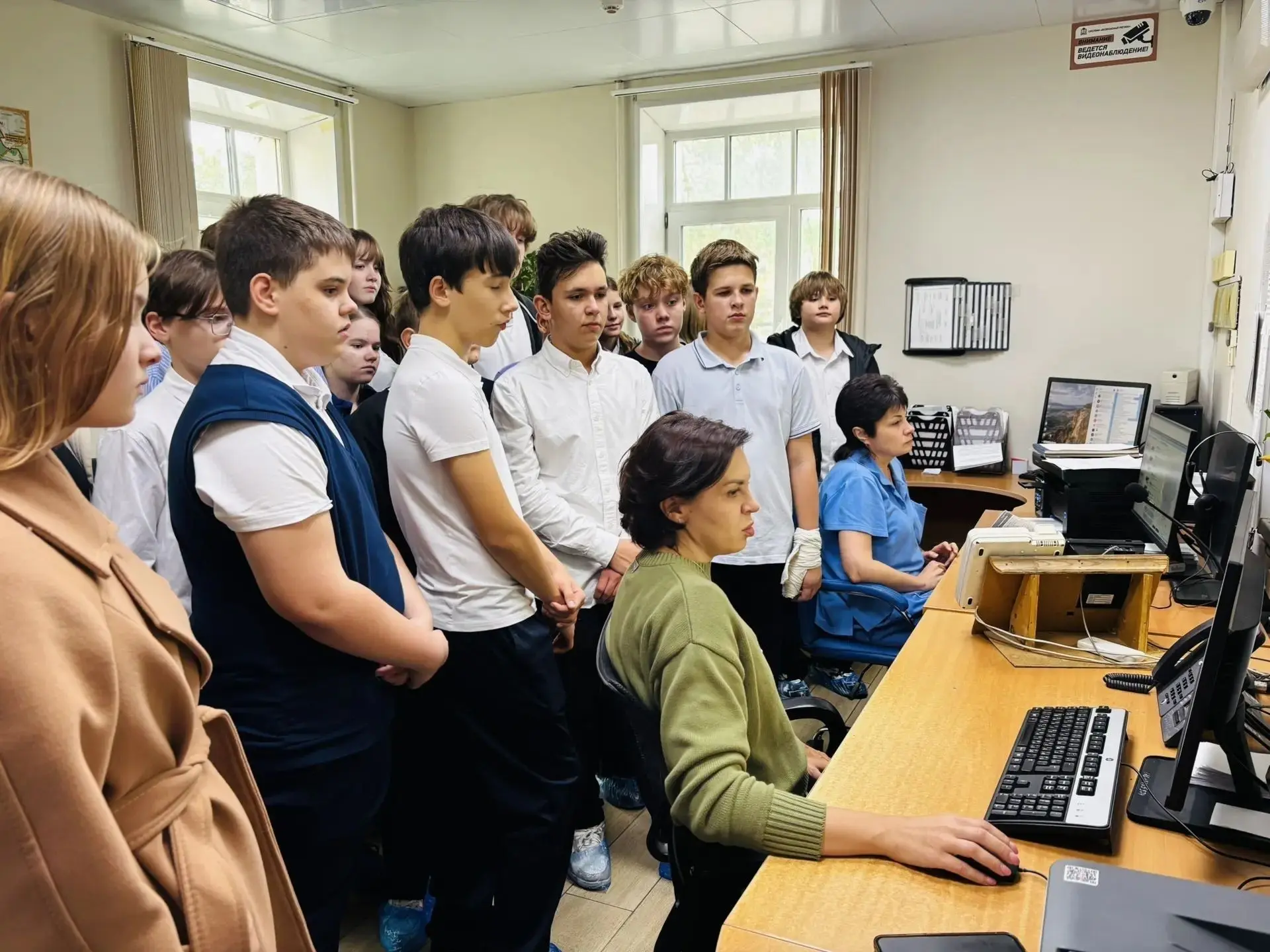 🏫 Семиклассники школы №5 побывали на экскурсии на подстанции скорой помощи