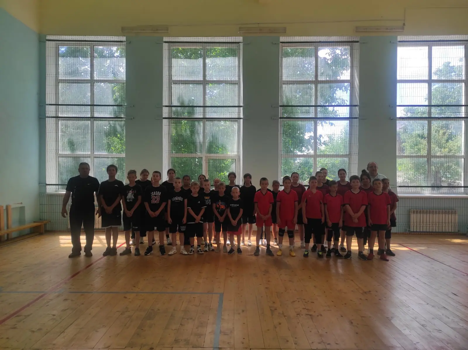 19.06 2026г. В МКУК " КДЦ с.п.ст.Приближной" прошла матчевая встреча по волейболу.ст. Приближная - с