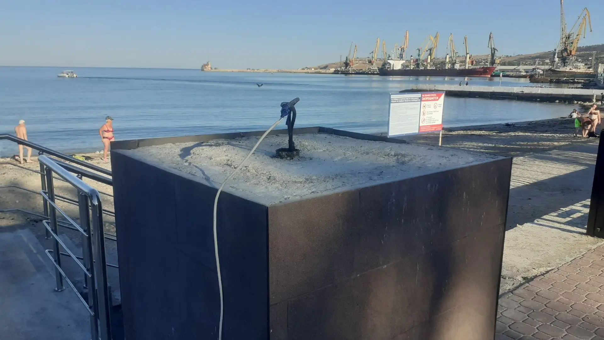 Феодосия...набережная..ремонт..сентябрь..