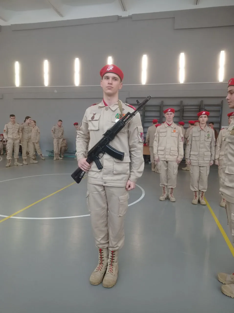 ⚡ Гордостью нашей школы стала команда юнармейцев, завоевавшая 1‑е место в районном конкурсе‑многобор