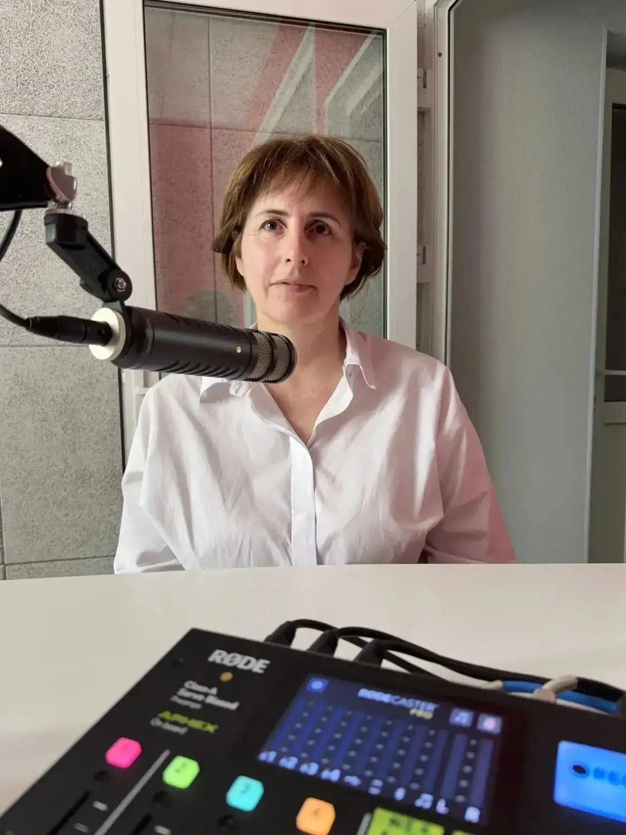 Сегодня во время эфира на радио «Юганск» 102,9 FM ведущая Ирина задала философский вопр...