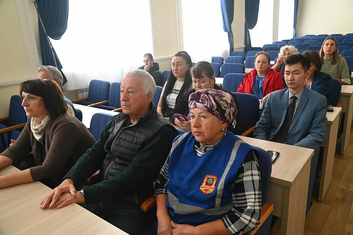 В Барнауле провели обучающий семинар по темам противодействия мошенникам, безопасности ...