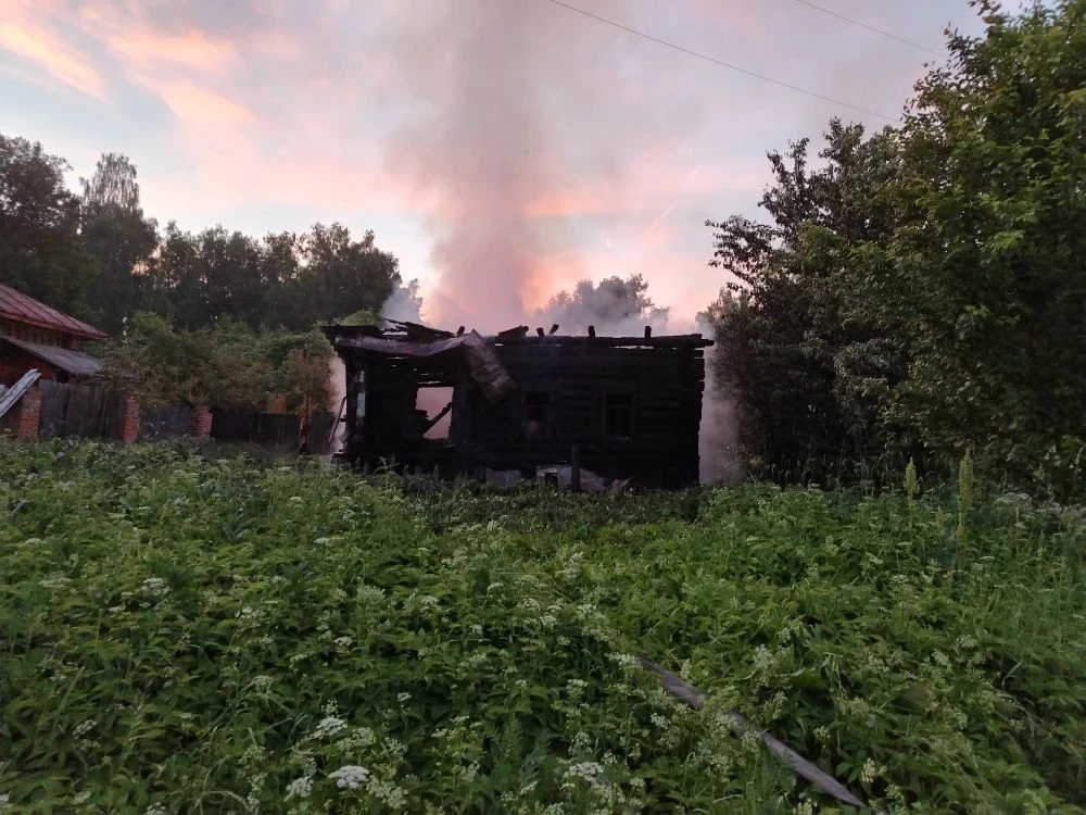 ❗ Снова пожар в округе

🔥 11 июня в 02:15 на пункт связи 152-ПСЧ поступило сообщение о возгорании д