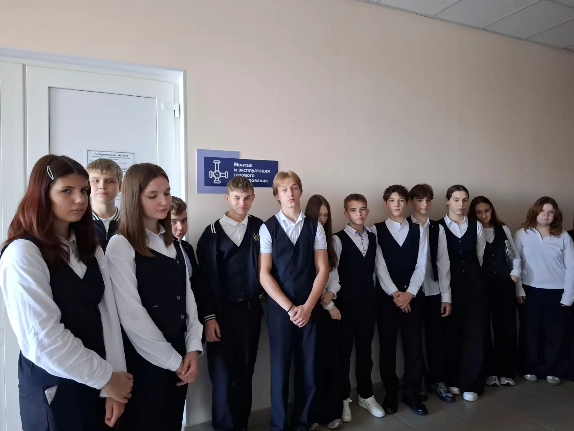 Сегодня  1 октября учащиеся 8 класса МОБУ СОШ №7 им. С.Ф.Борякова в рамках проекта "Бил...
