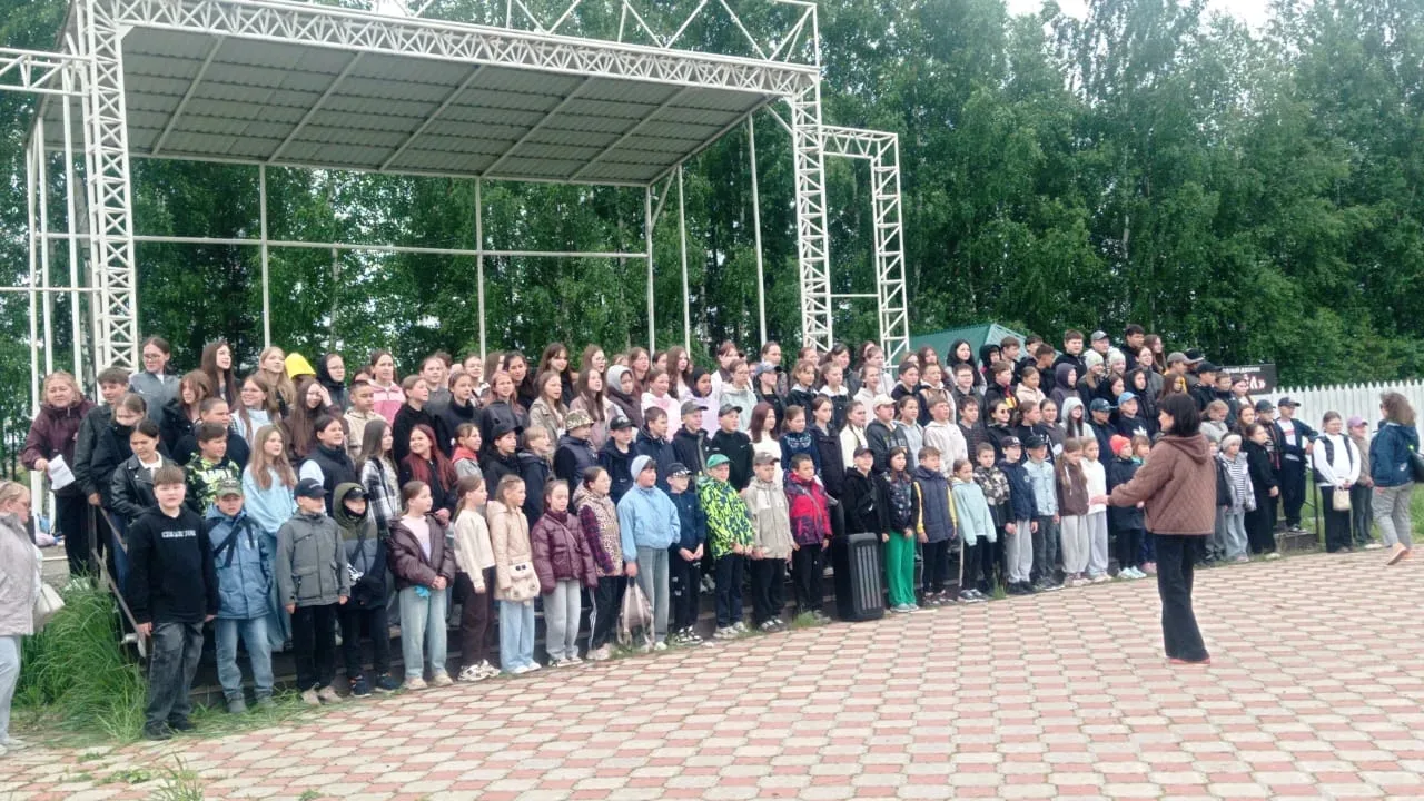В дни школьных каникул в нашей школе кипит творческая жизнь. Ученики 5–8 классов активн...