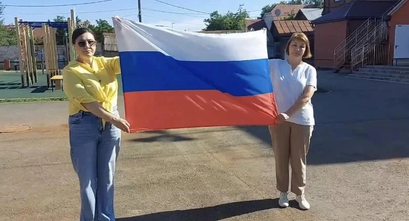 🇷🇺 Акция «Символ России»: гордость в сердце каждого ученика!
Сегодня в нашей школе прошла масштабн