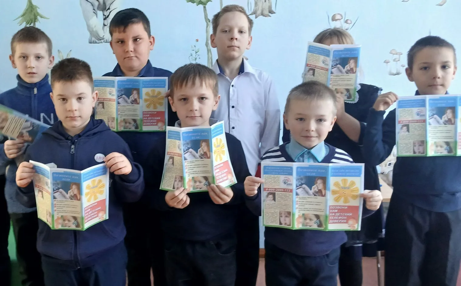 📌В рамках акции "Неделя информирования о детском телефоне доверия" ☎️ ребята из Движен...