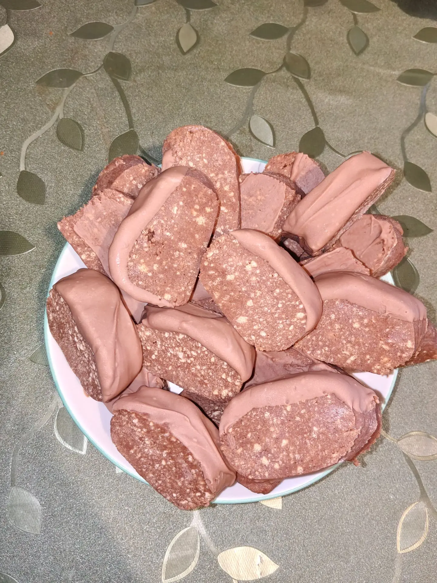 Вот такая шоколадная колбаска получилась🤌
